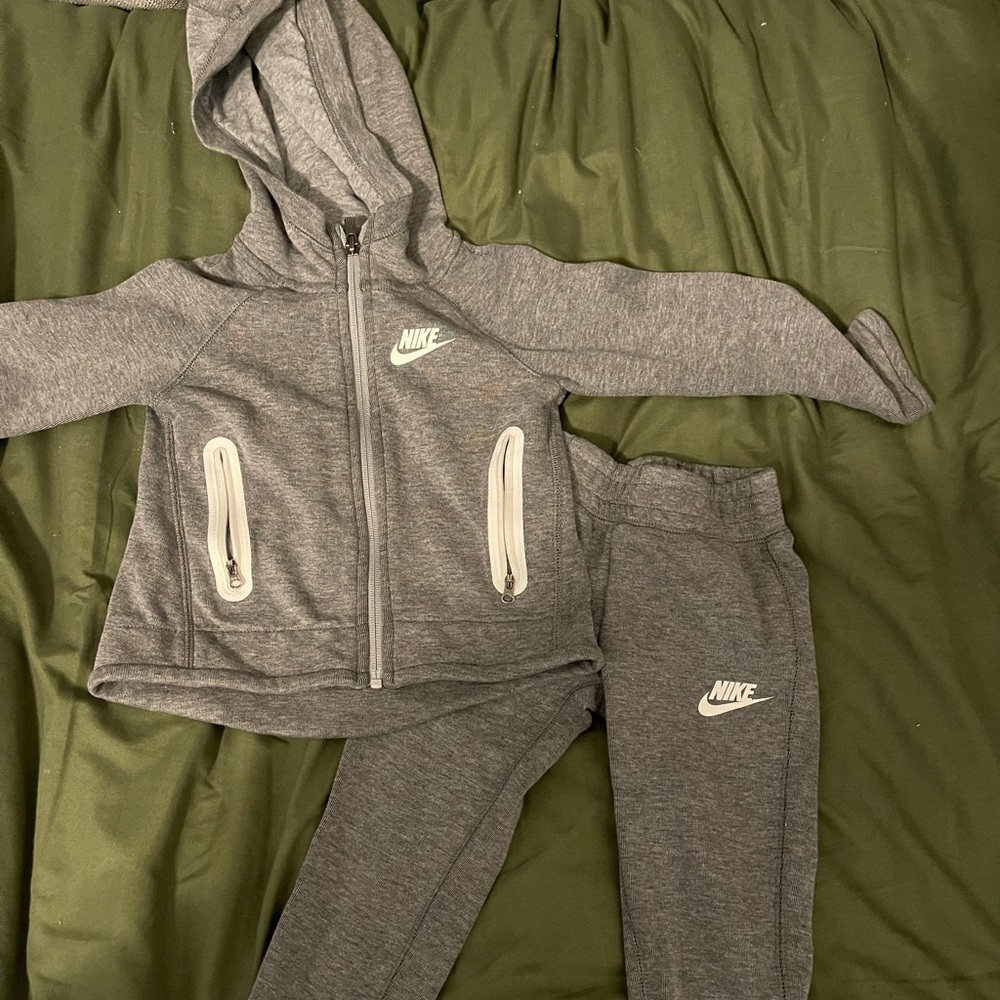 Nike sweat suit